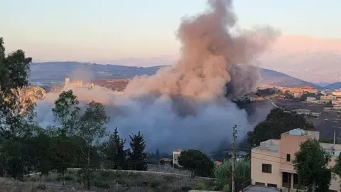 Israeli Bombing Raids Hit South Lebanese Territory
